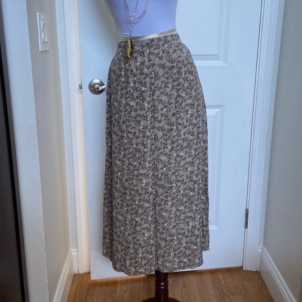 Vintage floral skirt size 8-10 petite